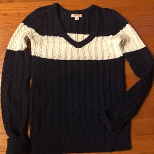 Like new L navy chest stripe cable knit sweater